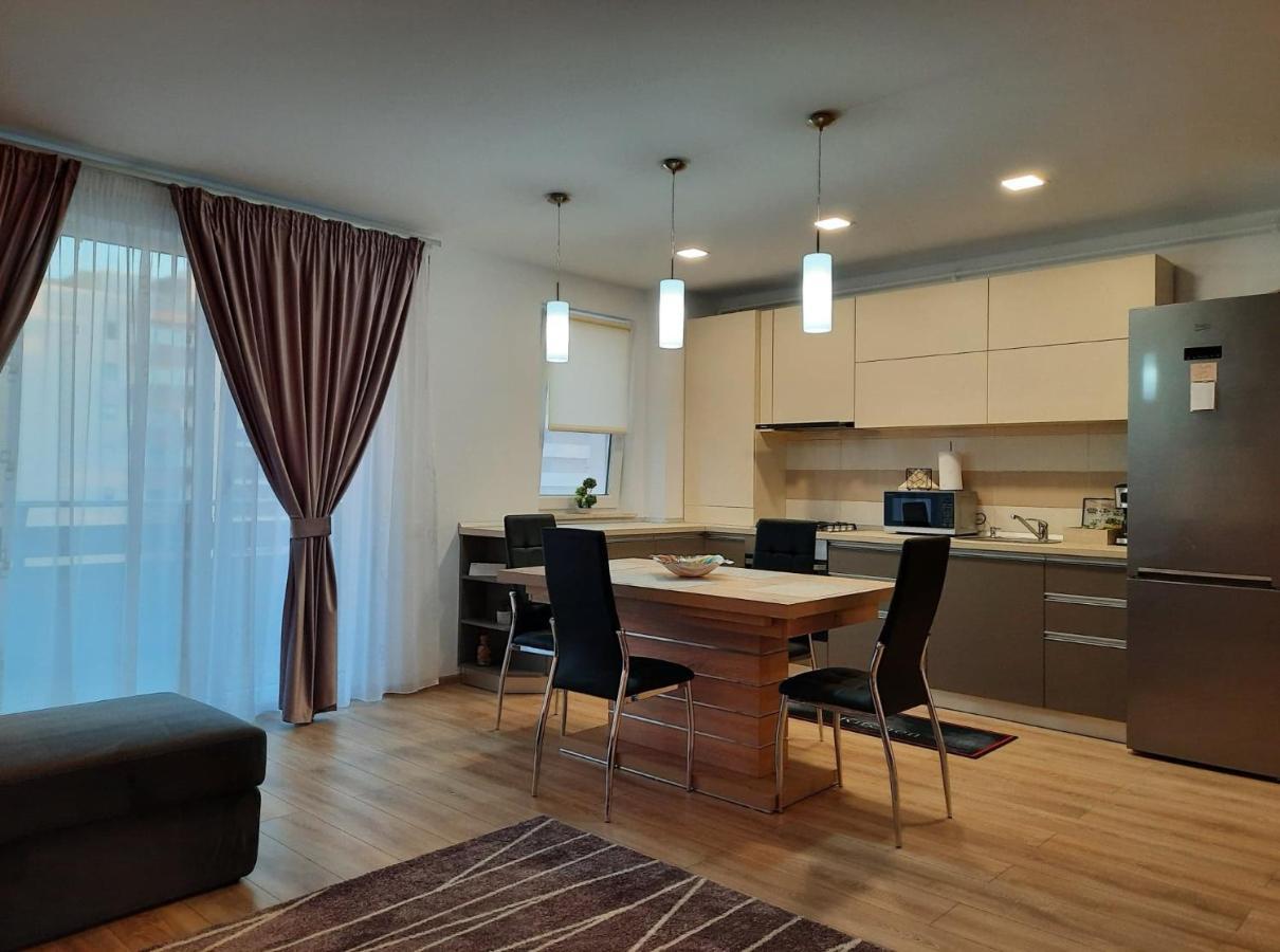 Sorin'S Comfortable Apartment ブラショフ エクステリア 写真